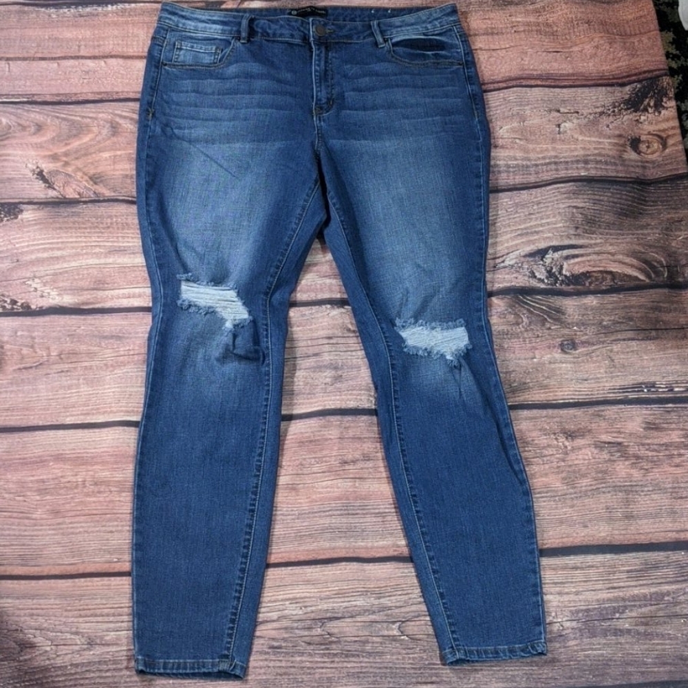 Fashion to figure distressed jeans
